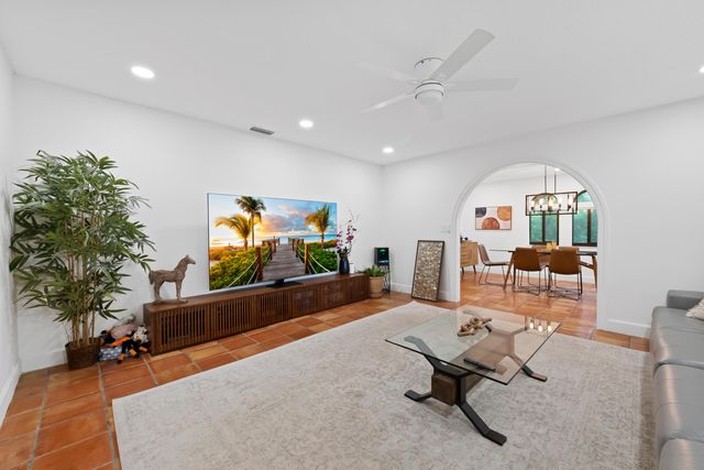2461 SW 27TH Terrace, Fort Lauderdale, FL 33312