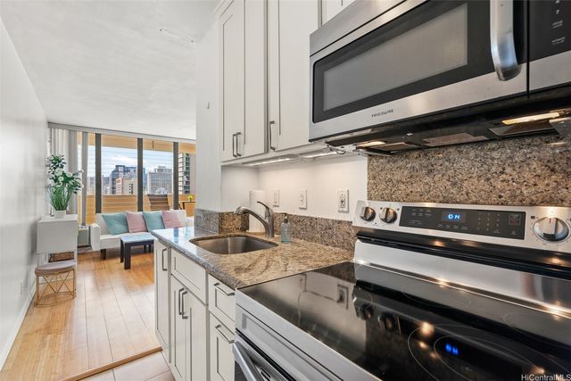 2092 Kuhio Avenue 1701, Honolulu, HI 96815