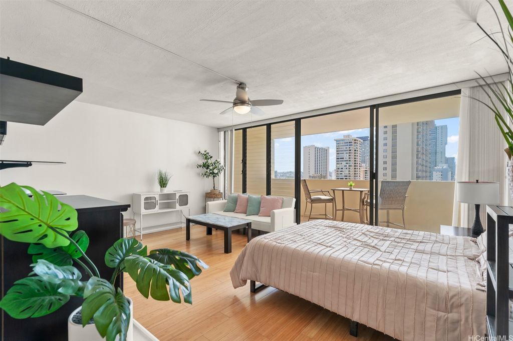 2092 Kuhio Avenue 1701, Honolulu, HI 96815