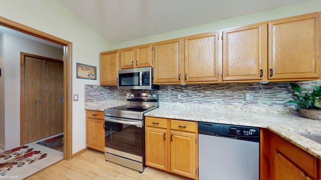 41230 Whispering Oaks Drive, Clinton Township, MI 48038
