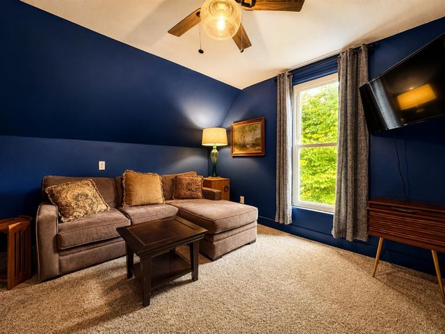 211 E Sycamore Street, Three Oaks, MI 49128