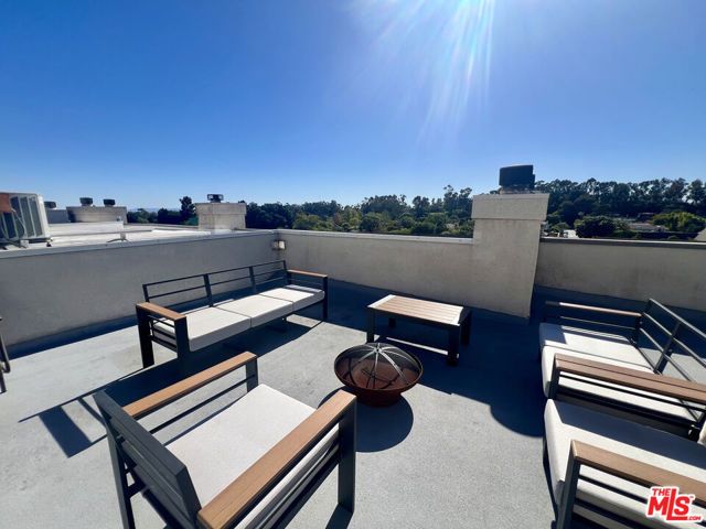 390 S Sepulveda Boulevard A302, Los Angeles, CA 90049