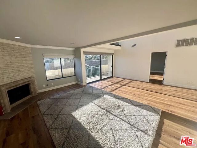 390 S Sepulveda Boulevard A302, Los Angeles, CA 90049