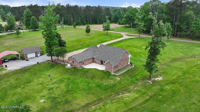 332 Holmes Hollow Lane, Canton, MS 39046