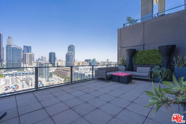 1100 S Hope Street 1714, Los Angeles, CA 90015