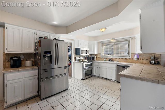 46621 Apple Lane, Macomb Township, MI 48044