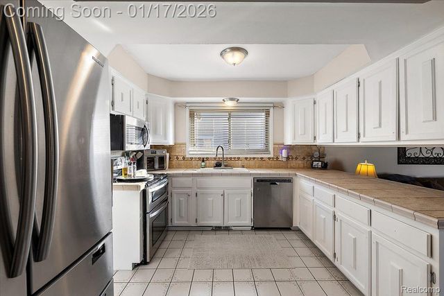 46621 Apple Lane, Macomb Township, MI 48044