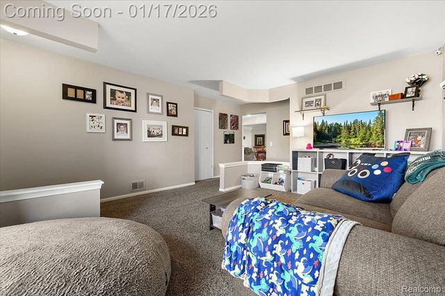 46621 Apple Lane, Macomb Township, MI 48044