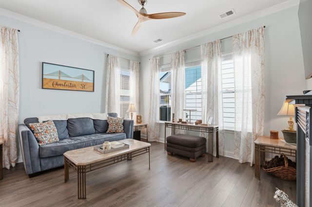 411 N Commodore Way, Summerville, SC 29483