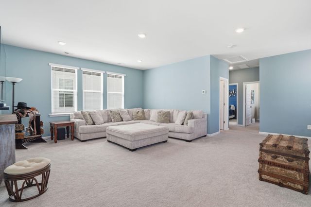 411 N Commodore Way, Summerville, SC 29483