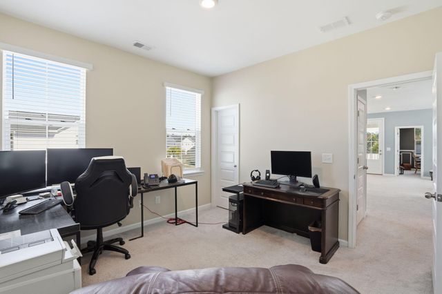 411 N Commodore Way, Summerville, SC 29483