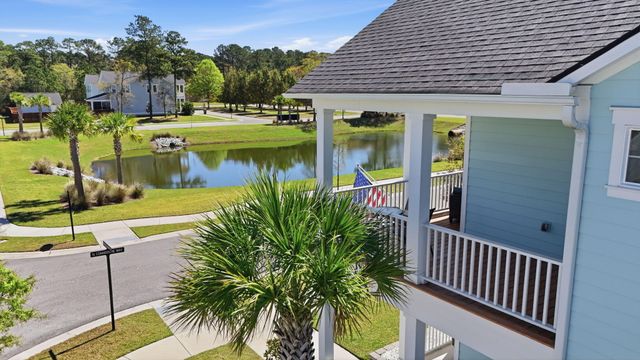 411 N Commodore Way, Summerville, SC 29483