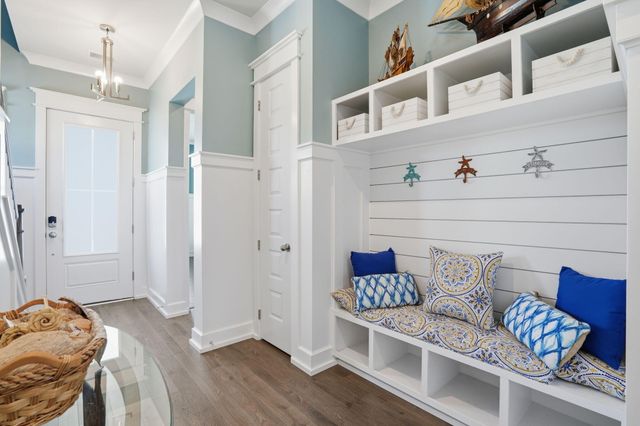 411 N Commodore Way, Summerville, SC 29483