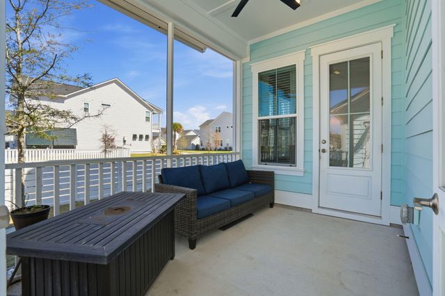 411 N Commodore Way, Summerville, SC 29483