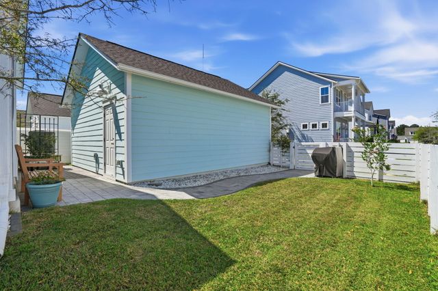 411 N Commodore Way, Summerville, SC 29483