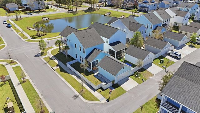 411 N Commodore Way, Summerville, SC 29483