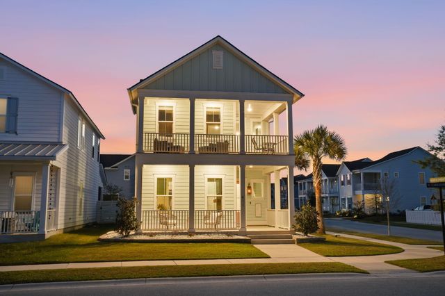 411 N Commodore Way, Summerville, SC 29483