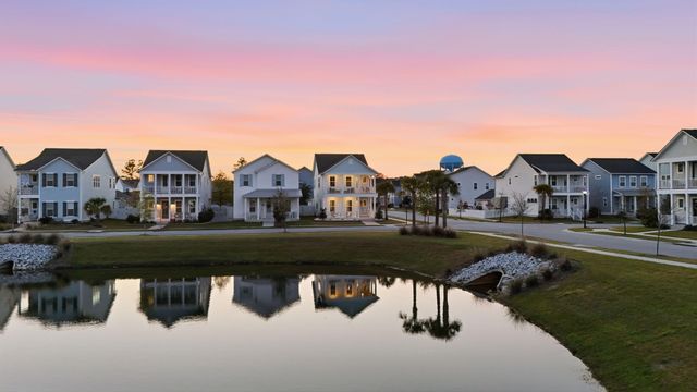 411 N Commodore Way, Summerville, SC 29483