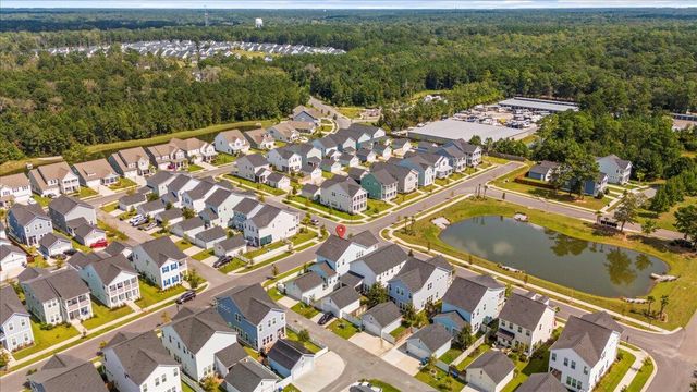 411 N Commodore Way, Summerville, SC 29483