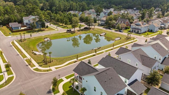 411 N Commodore Way, Summerville, SC 29483