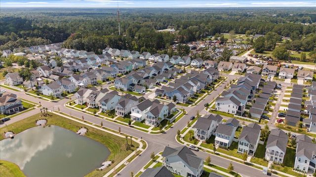 411 N Commodore Way, Summerville, SC 29483