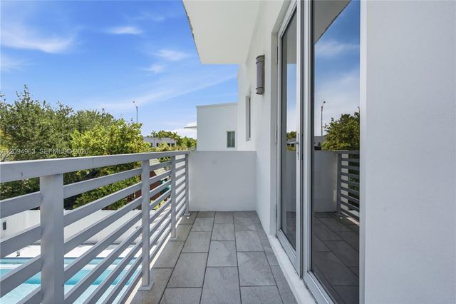 8221 NW 34th Drive, Doral, FL 33122