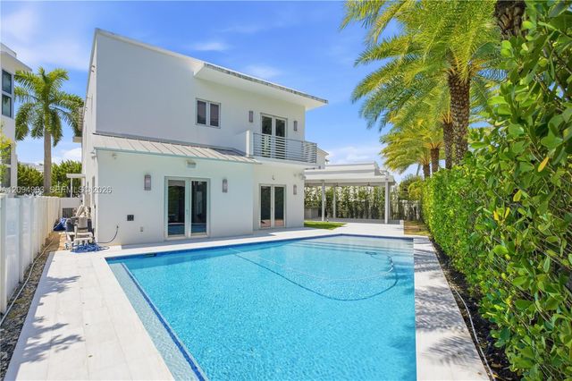 8221 NW 34th Drive, Doral, FL 33122