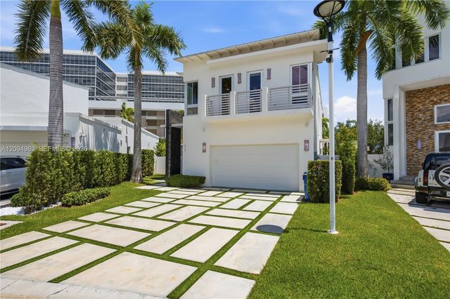 8221 NW 34th Drive, Doral, FL 33122