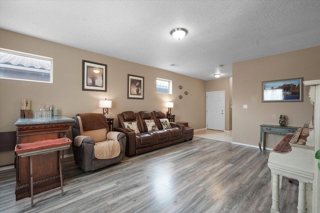 8319 Go West Road NW, Albuquerque, NM 87120