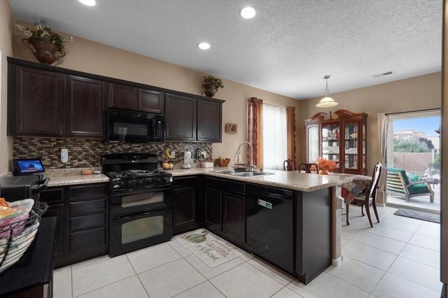 8319 Go West Road NW, Albuquerque, NM 87120
