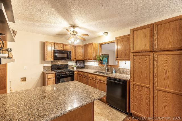19455 Mountain Lane, Claremore, OK 74019