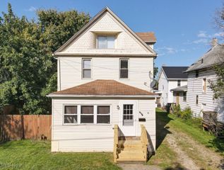 2190 21st Street SW, Akron, OH 44314