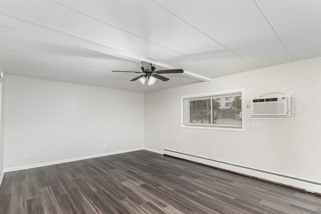 224 E Bailey Road A, Naperville, IL 60565