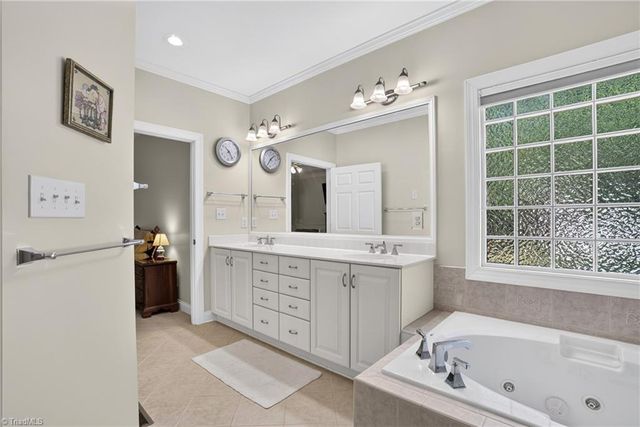 6 Jacobs Way, Greensboro, NC 27455