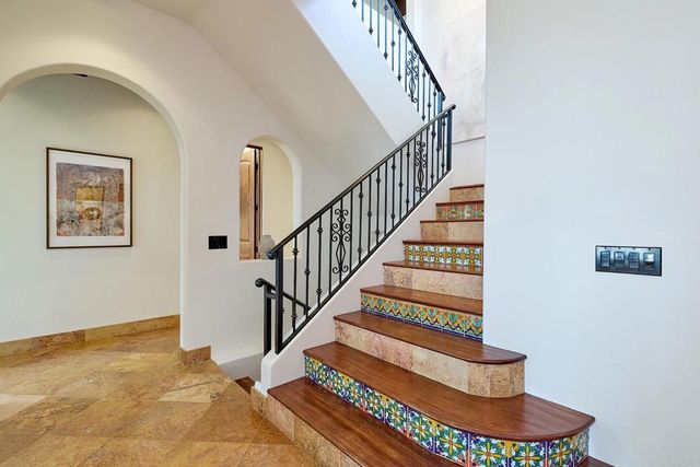 6811 VIANDA COURT, Carlsbad, CA 92009