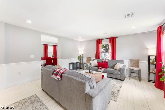 379 Old Georges Rd, North Brunswick Twp., NJ 08902