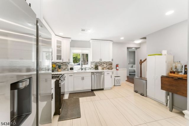 379 Old Georges Rd, North Brunswick Twp., NJ 08902