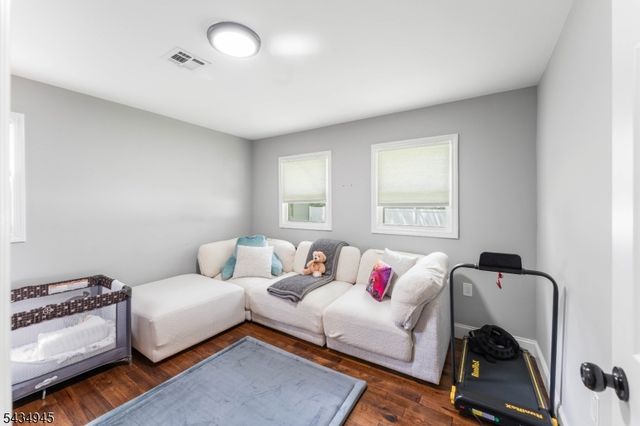 379 Old Georges Rd, North Brunswick Twp., NJ 08902