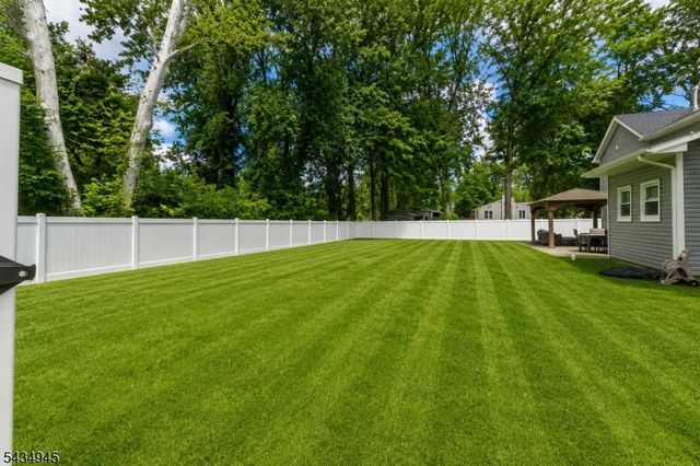 379 Old Georges Rd, North Brunswick Twp., NJ 08902