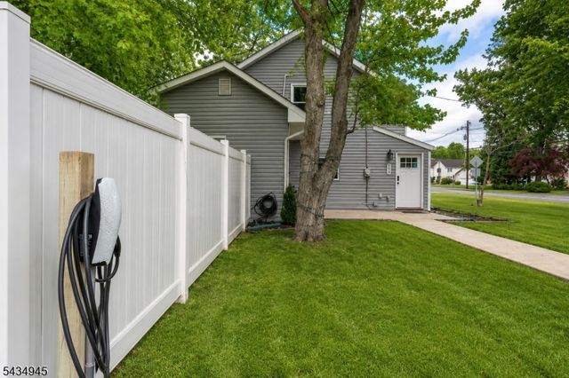 379 Old Georges Rd, North Brunswick Twp., NJ 08902