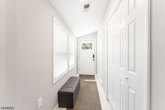 379 Old Georges Rd, North Brunswick Twp., NJ 08902