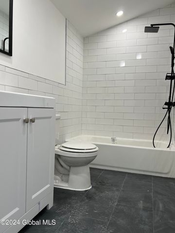 355 4th Street 2nd Flr, Troy, NY 12180