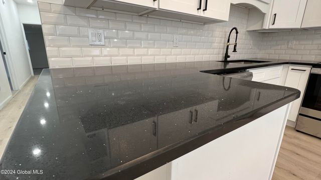 355 4th Street 2nd Flr, Troy, NY 12180