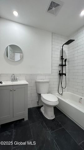 355 4th Street 2nd Flr, Troy, NY 12180