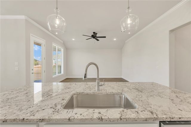 4089 Crestmont Drive, College Station, TX 77845