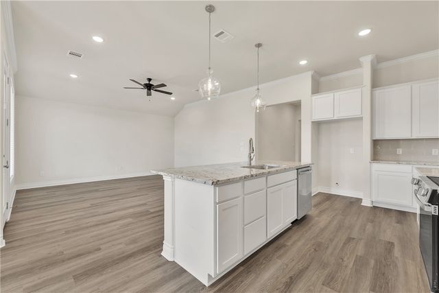 4089 Crestmont Drive, College Station, TX 77845