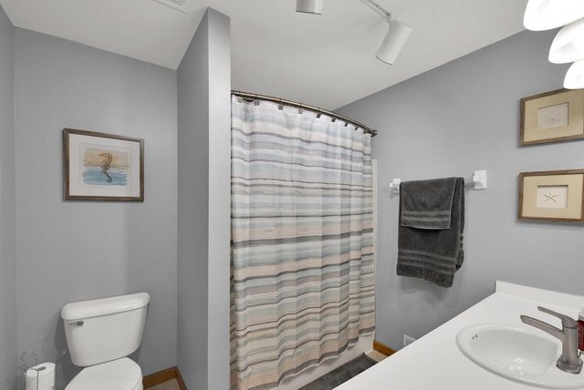 5715 Marwood DRIVE, Racine, WI 53402