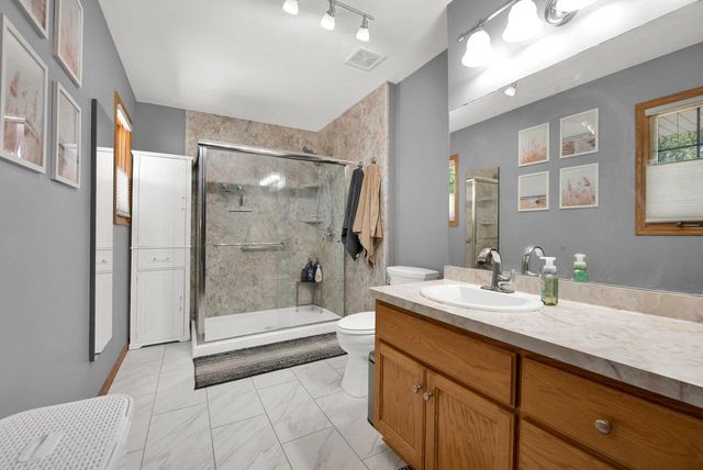 5715 Marwood DRIVE, Racine, WI 53402