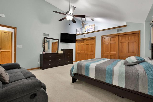 5715 Marwood DRIVE, Racine, WI 53402