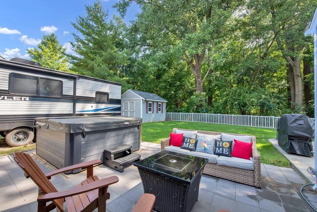 5715 Marwood DRIVE, Racine, WI 53402